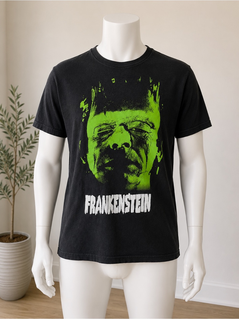 Universal Monsters Frankenstein Graphic T-Shirt Black Size Large